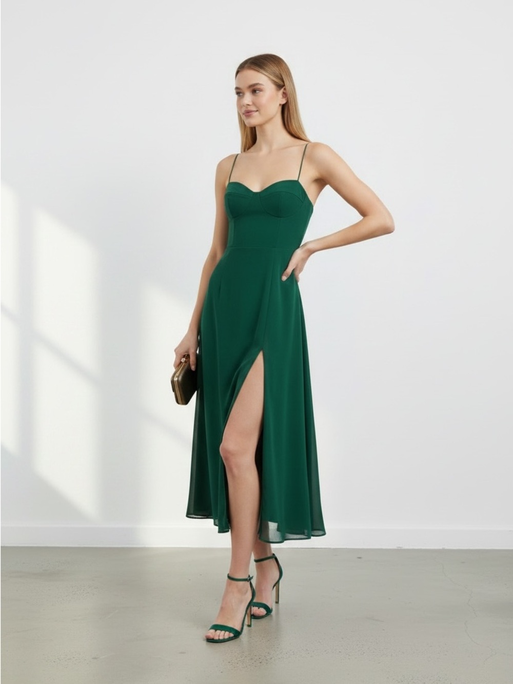 Elegant Green Spaghetti-Strap Midi Dress